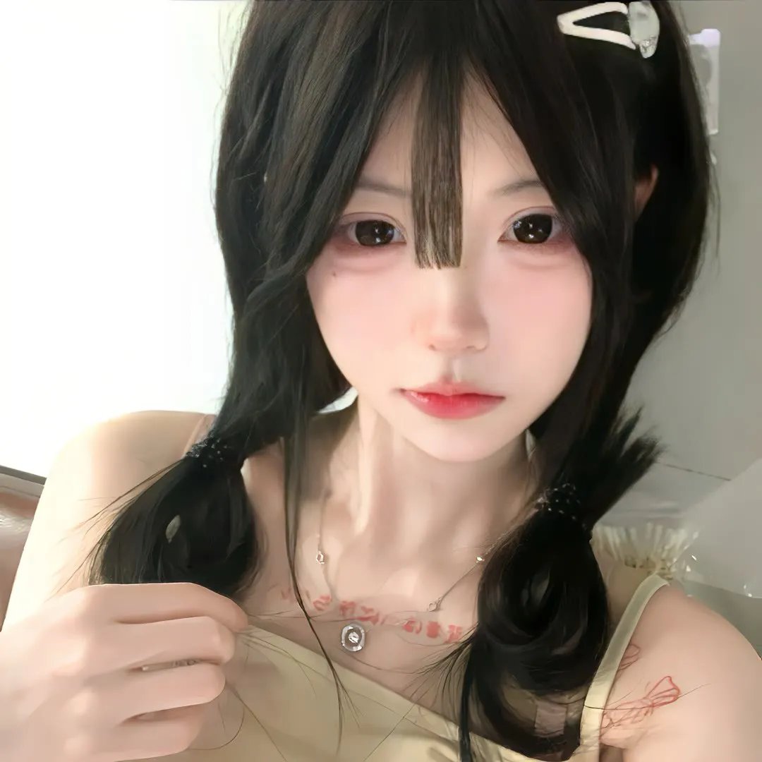 组长女儿与照料专员封面